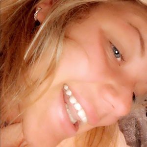 Meet your Posher, Monroe